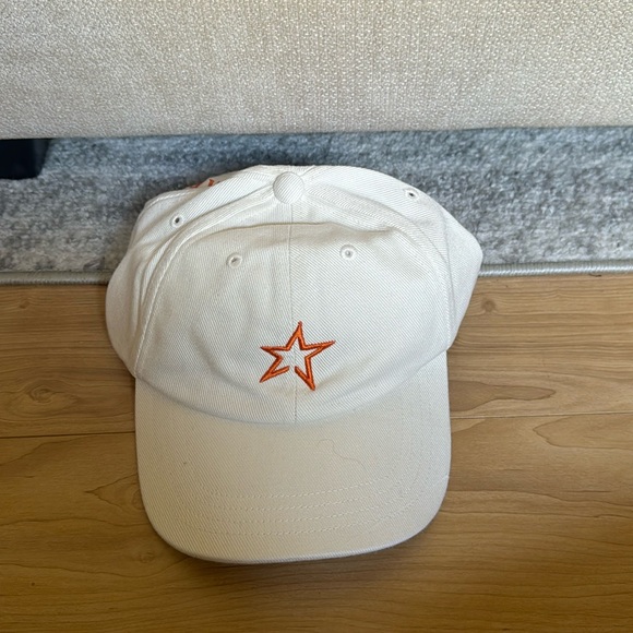 Perfect Moment Cotton Twill Hat - Picture 1 of 3